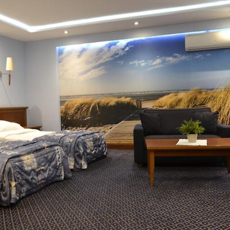 Zajazd Restauracja Paradise Чаплинек Екстериор снимка