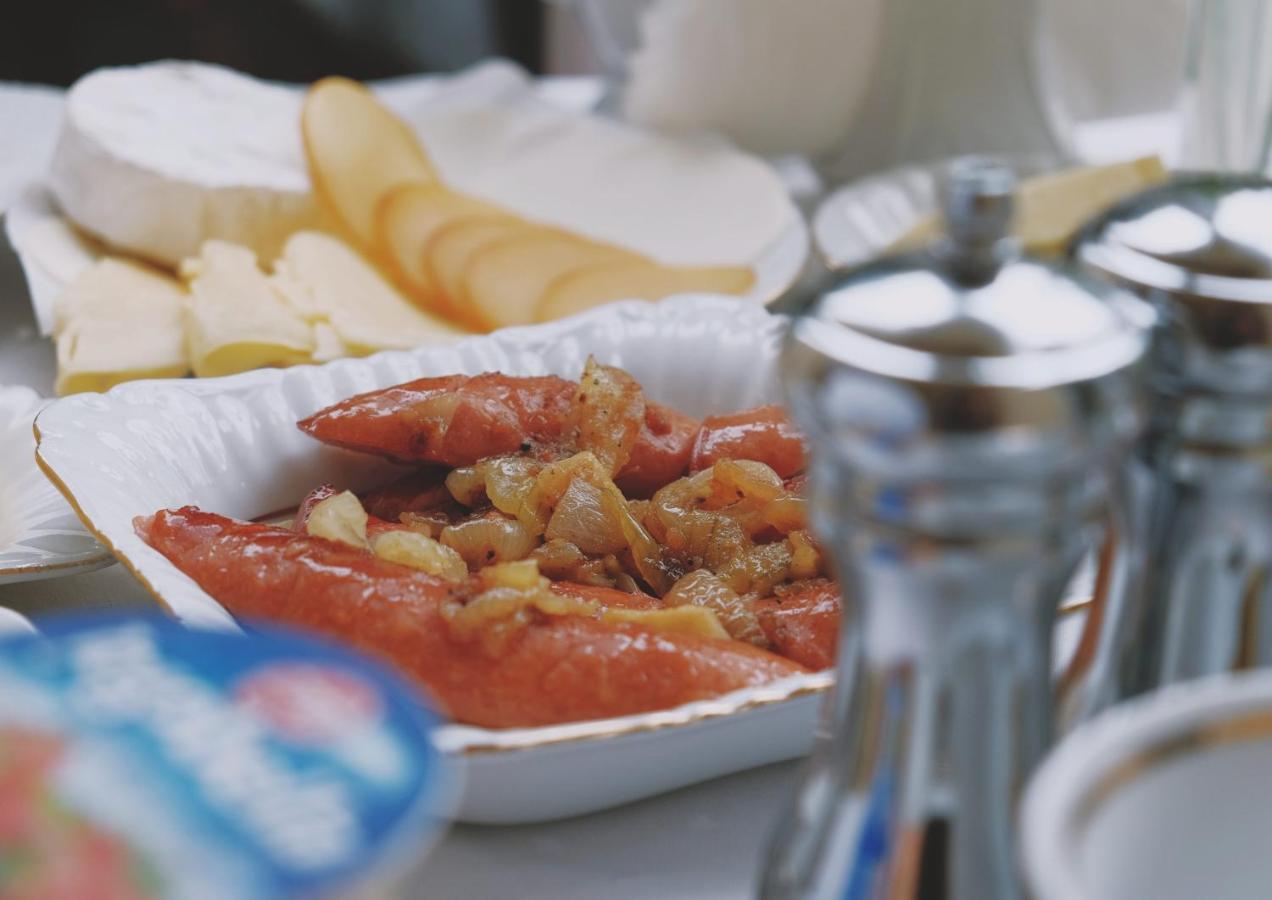 Zajazd Restauracja Paradise Чаплинек Екстериор снимка